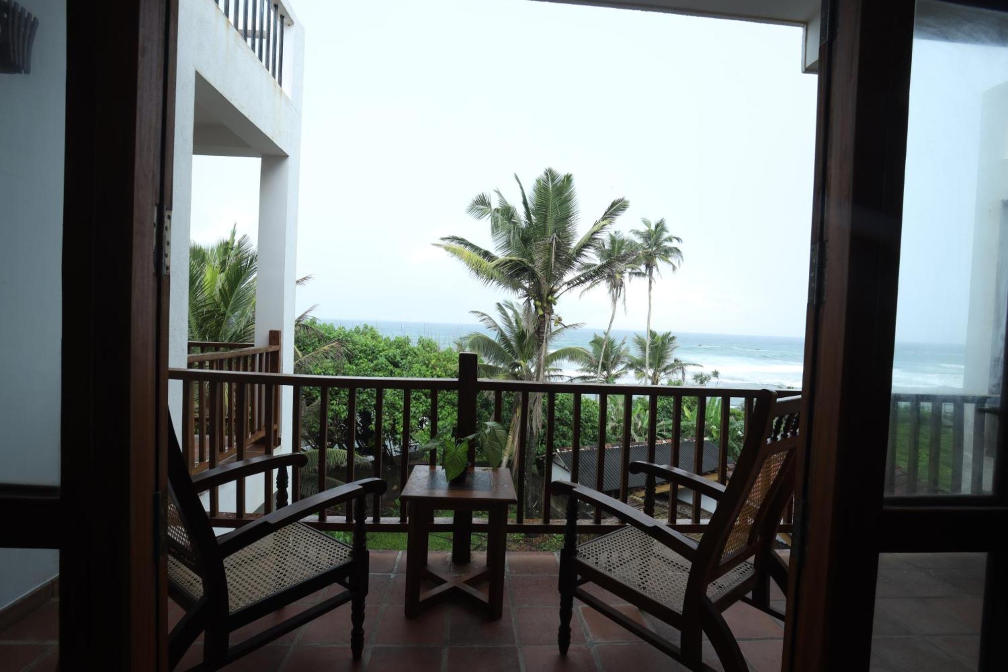 Pearldrop Waves Mirissa Hotel Exterior photo